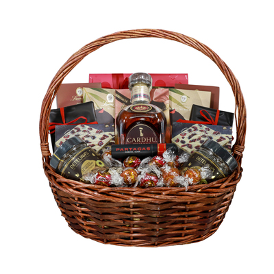Cardhu 15YO Whiskey Gift Basket One Gift 01172