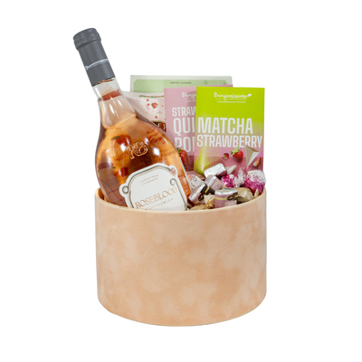 Gift Box With French Rose Wine One Gift 01281