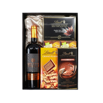 Gift Box with Wine Trulli One Gift 01128