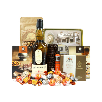 Luxury Gift Set with Lagavulin 8 Year Old Whisky  One gift 01020